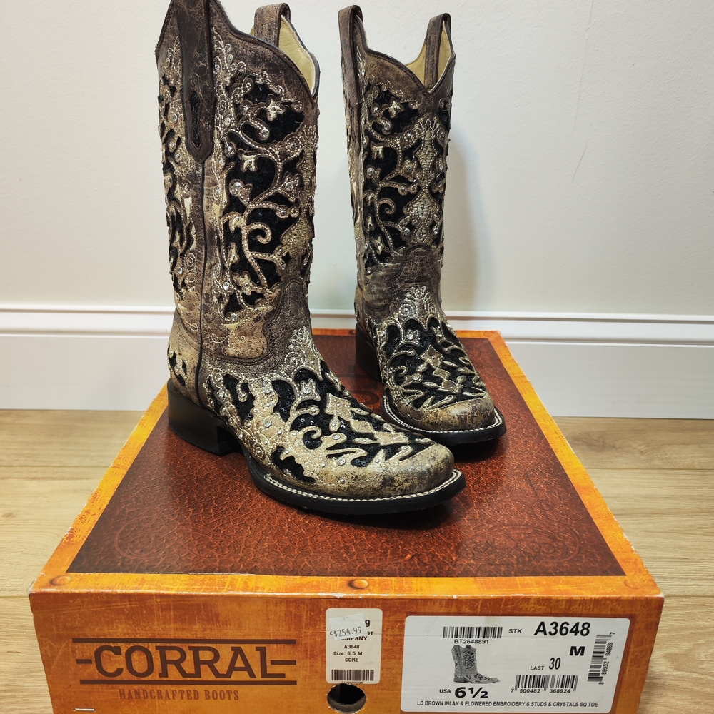 Corral Handcrafted Black and Tan Western Boots 6.5 Women's